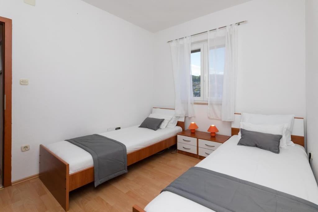 Bento Apartment - Best View On Town And Sea Pucisca Dış mekan fotoğraf