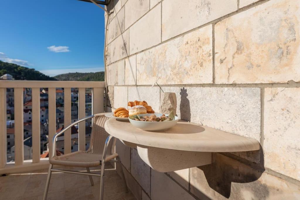 Bento Apartment - Best View On Town And Sea Pucisca Dış mekan fotoğraf